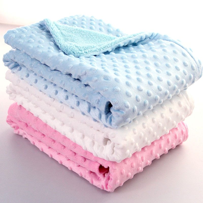 Adorable Polka Dot Baby Blanket - Perfect for Newborns